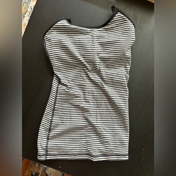Lululemon tank - Picture 1 of 2